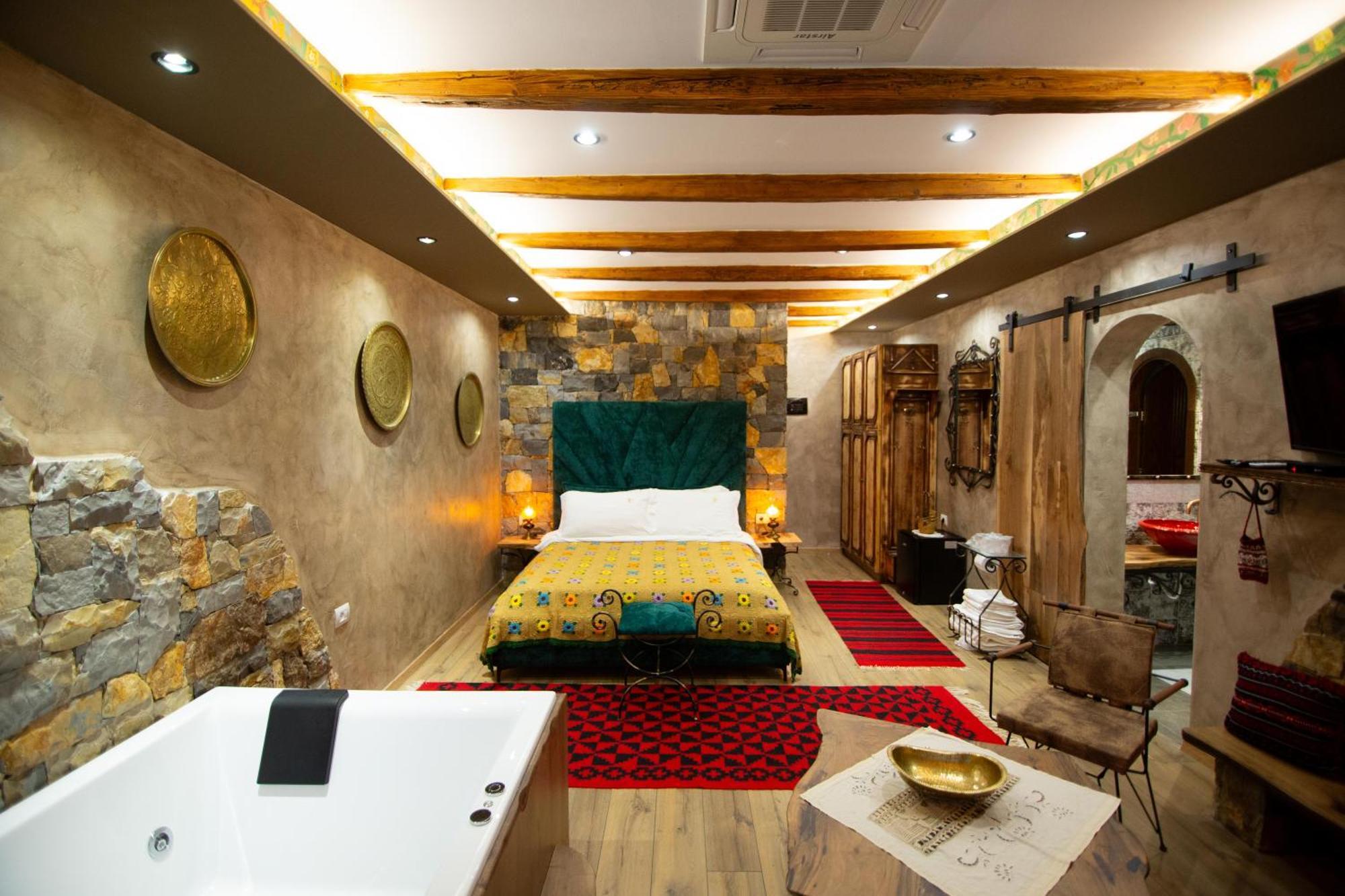 קורצ'ה Vila Eden Boutique Hotel מראה חיצוני תמונה